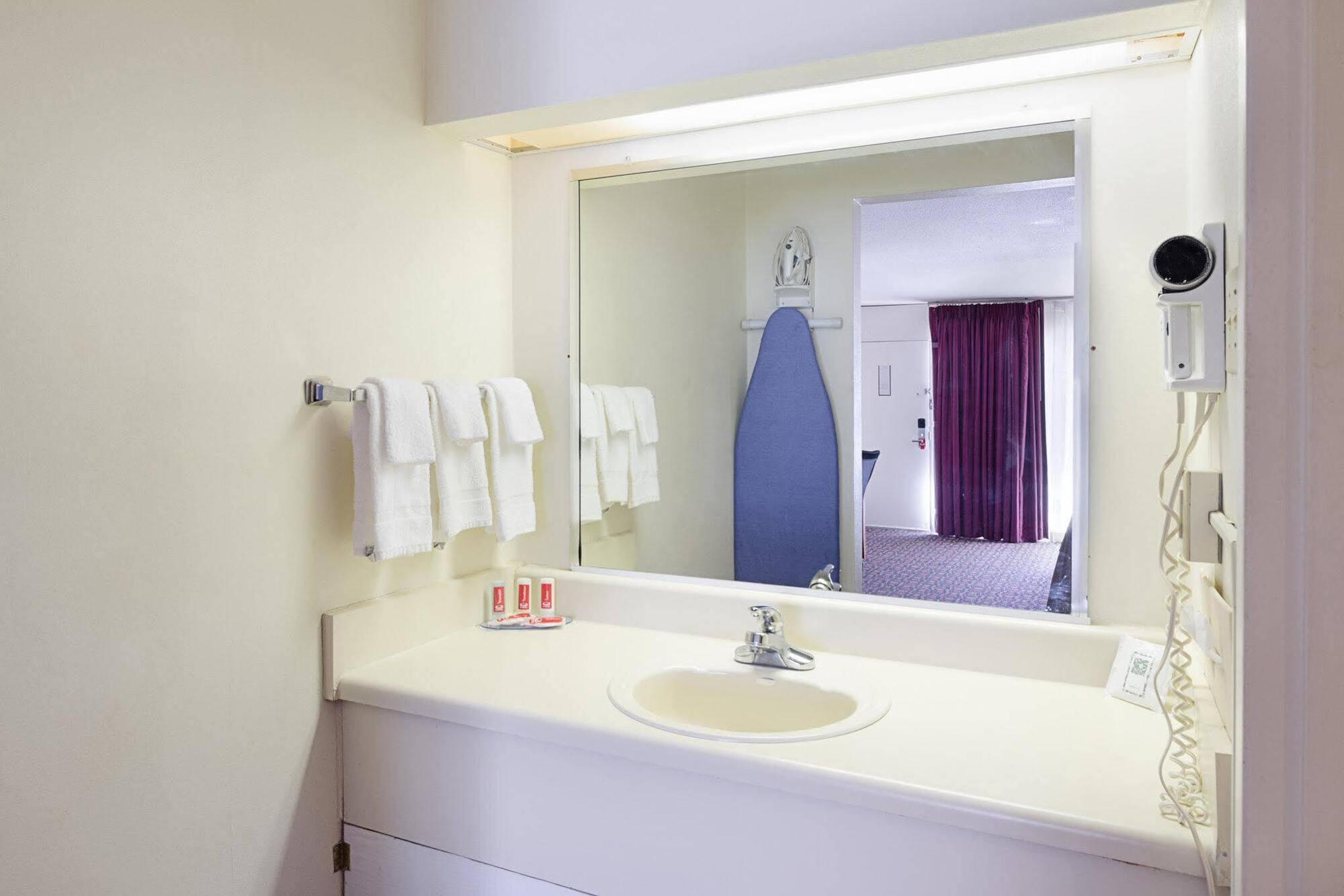 Econo Lodge Martinsville Dış mekan fotoğraf